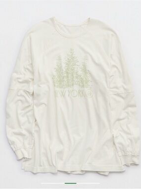 Aerie Women’s Cozy Long Sleeve
Oversized Boyfriend T-Shirt Soft Muslin Color- S